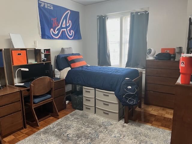 Boy dorm room at auburn university with twin comforter size for a twin xl bed