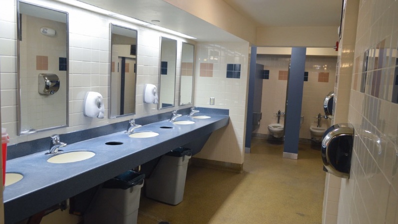 Dorm Residence Hall Community Bathroom